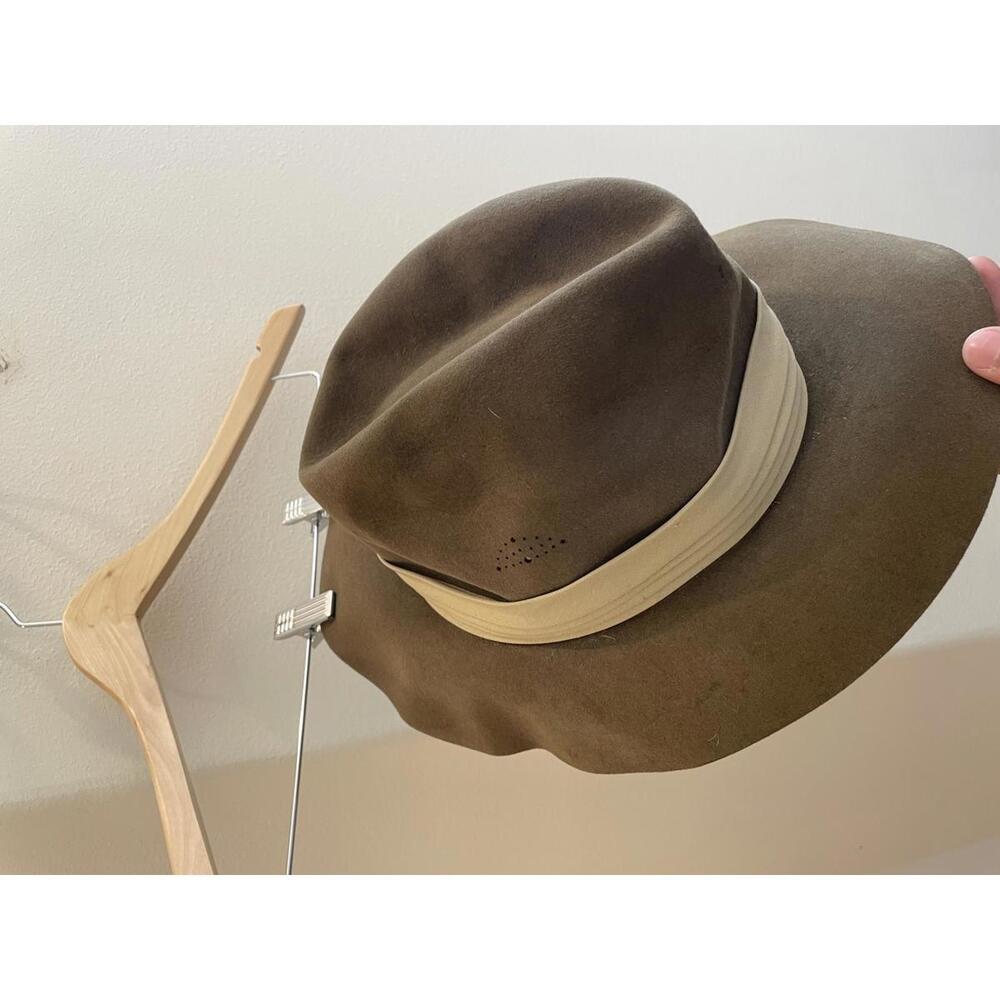 Classic Banana Republic Hat with Cream Band